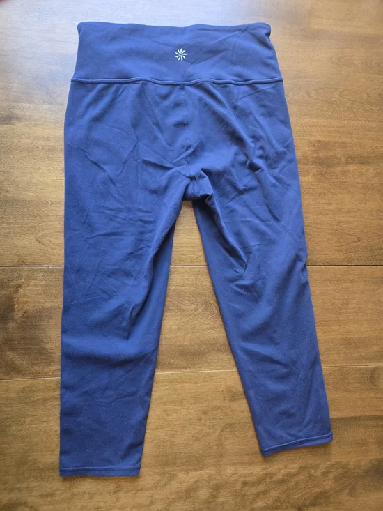 Athleta Navy Capri Leggings Small High Rise Athletic Yoga Workout Cropped Active - Picture 1 of 5